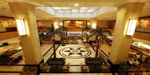 هتل کروس کوالالامپور